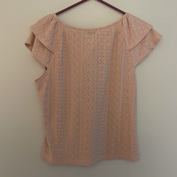 ⭐️NWT TOP⭐️ - Picture 2 of 3